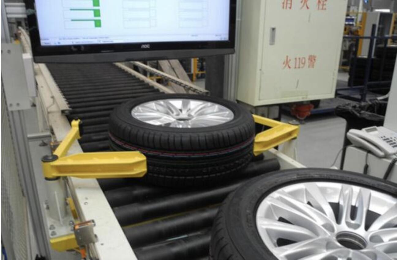 transportador de rolos de pneus