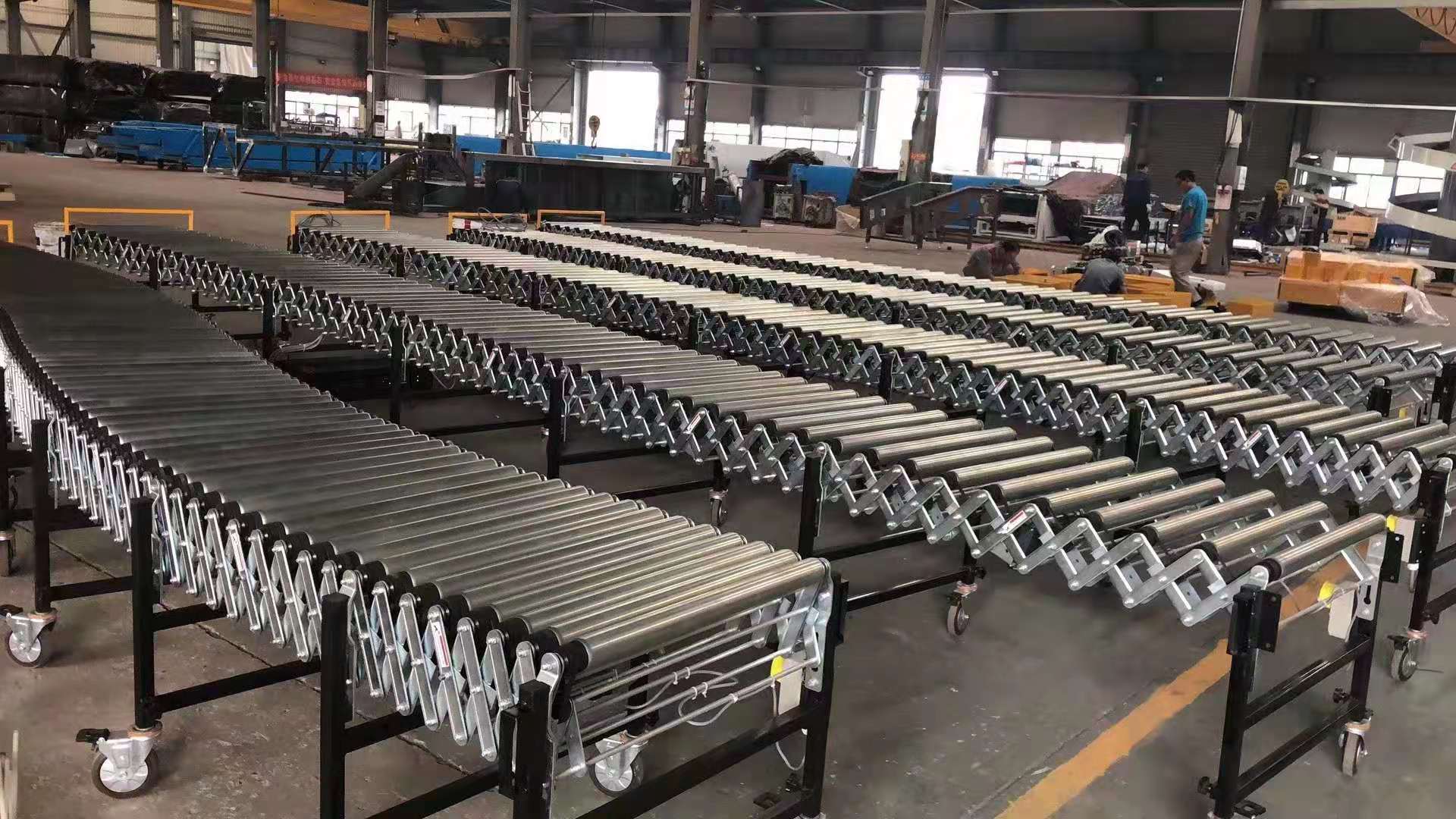 Transportador de rolo flex&iacute;vel